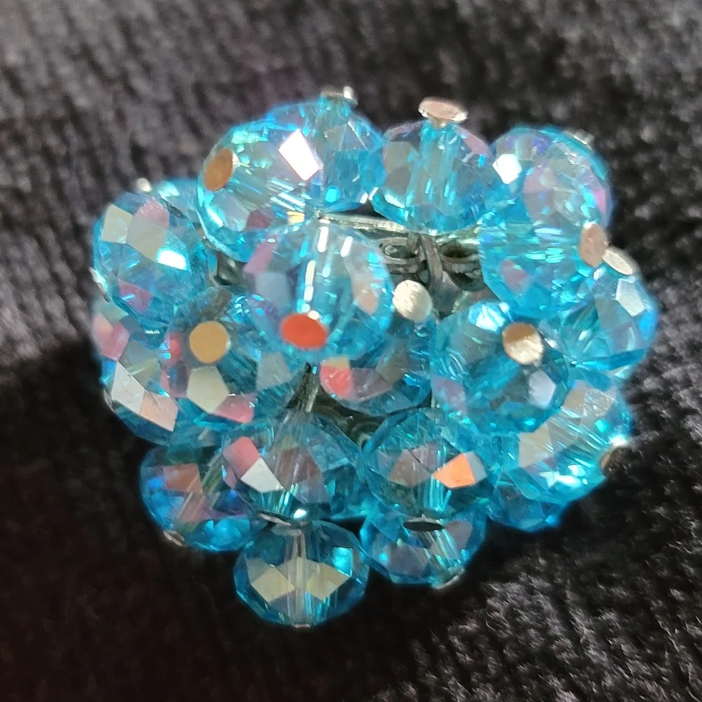 NWOT Faceted Cocktail Beaded Ring